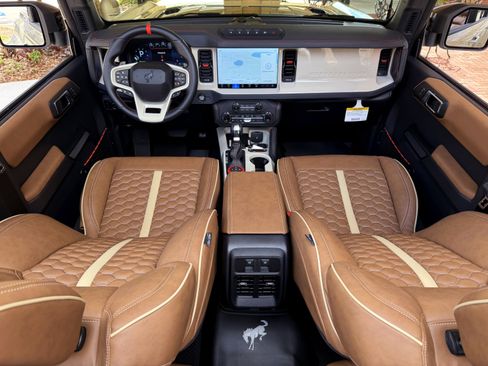Used 2025 Ford Bronco Raptor AWD/4WD image 33