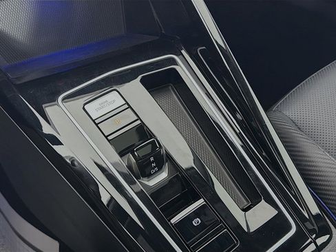 Used 2024 Volkswagen Golf R w/ MDO Package image 17