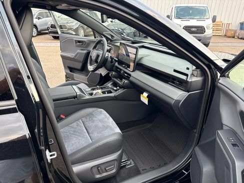 Used 2026 Toyota RAV4 XSE w/ Panoramic Sun Roof Package AWD/4WD image 18