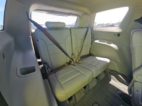 Used 2019 GMC Acadia SLT w/ LPO, Floor Liner Package FWD image 16