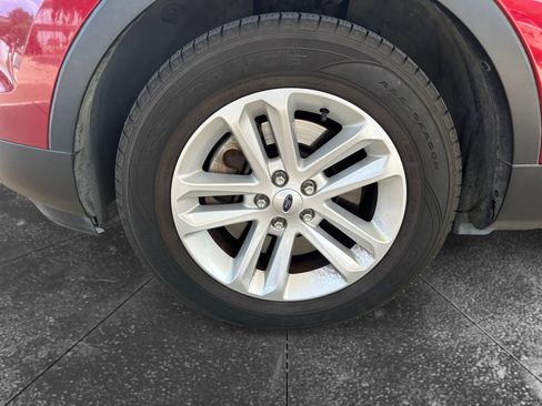 Used 2014 Ford Explorer XLT w/ Equipment Group 202A FWD image 9
