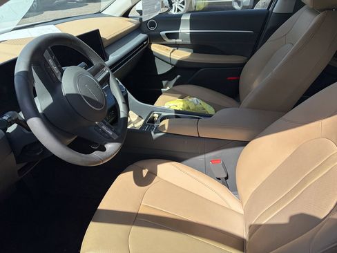 Used 2025 Hyundai Sonata Limited FWD image 5