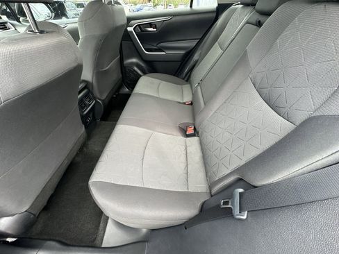 Used 2021 Toyota RAV4 XLE image 27