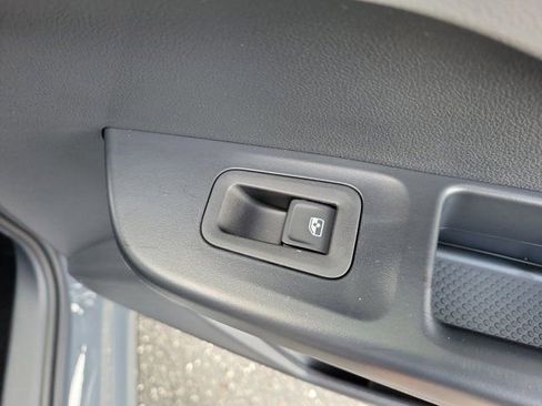 Certified 2024 Volkswagen Taos SE w/ Panoramic Sunroof Package image 12