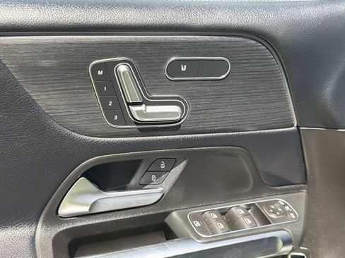 Used 2020 Mercedes-Benz GLB 250 image 20