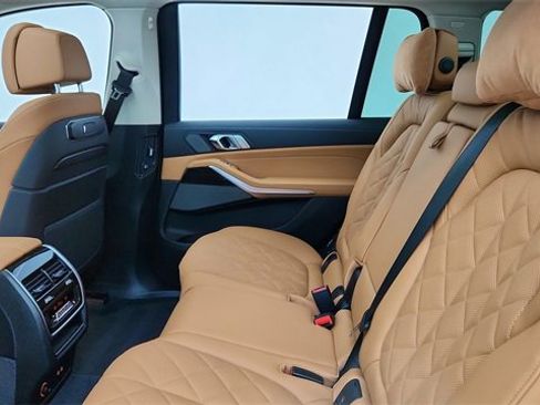 Used 2026 BMW X7 xDrive40i image 32
