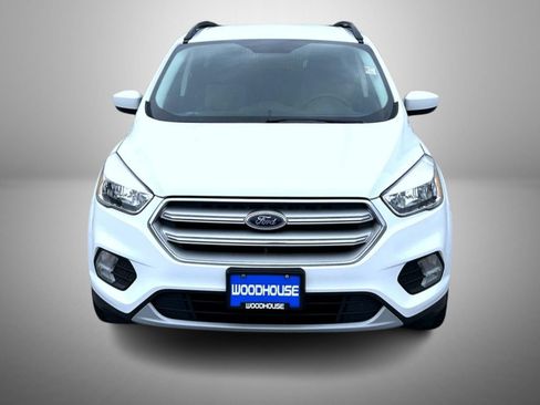 Used 2018 Ford Escape SE FWD image 2