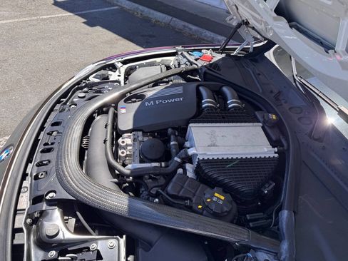 Used 2018 BMW M4 Coupe w/ Competition Package RWD image 14