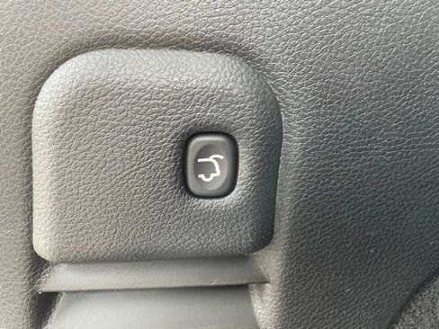 Used 2019 Jeep Grand Cherokee Limited AWD/4WD image 32