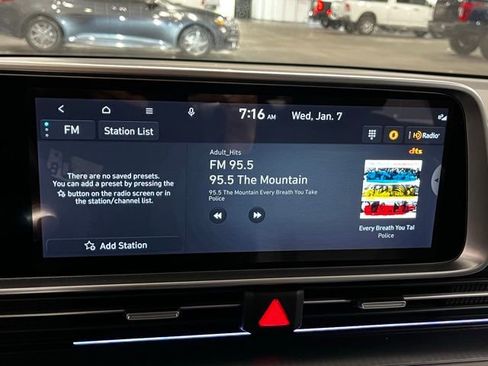 Used 2024 Hyundai Ioniq 6 Limited image 24