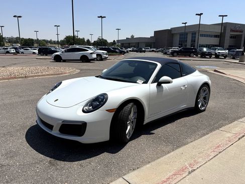 Used 2019 Porsche 911 Targa 4 AWD/4WD image 4
