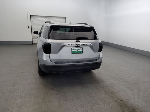 Used 2020 Ford Explorer XLT w/ Comfort Package AWD/4WD image 6
