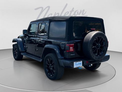 Used 2023 Jeep Wrangler Unlimited Sahara AWD/4WD image 3