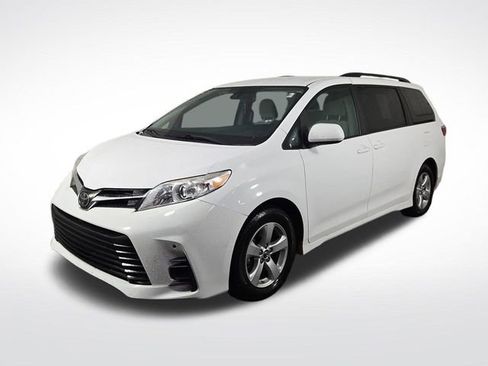 Used 2018 Toyota Sienna LE FWD image 2