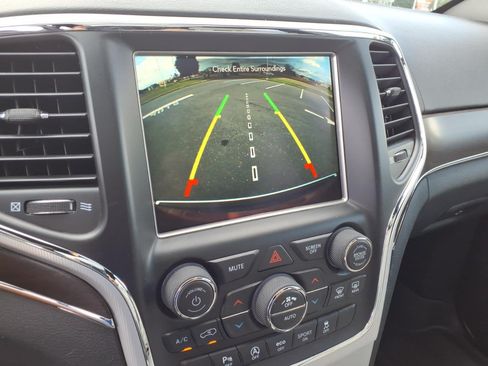 Used 2018 Jeep Grand Cherokee Limited AWD/4WD image 25