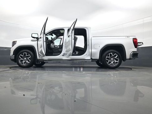 Used 2022 GMC Sierra 1500 SLT w/ SLT Premium Plus Package image 34