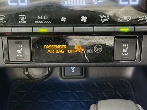 Certified 2022 Toyota RAV4 XSE AWD/4WD image 19