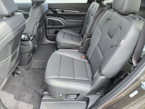 New 2025 Kia Telluride S image 18