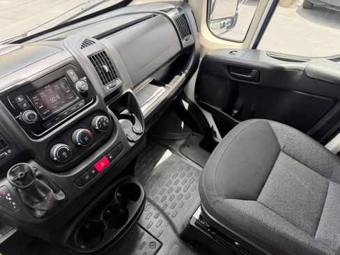 Used 2020 RAM ProMaster 2500 w/ Premium Appearance Group FWD image 6