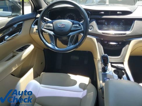 Used 2019 Cadillac XT5 FWD image 18
