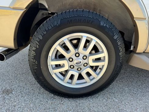 Used 2012 Ford Expedition XLT RWD image 16