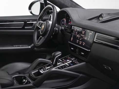 Used 2021 Porsche Cayenne GTS image 35