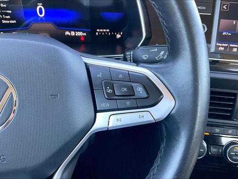 Used 2024 Volkswagen Jetta SE image 25