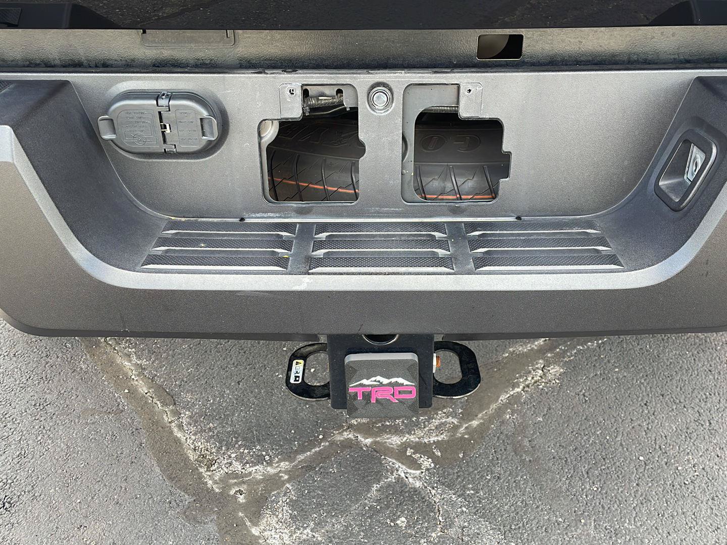 Used 2025 Toyota Tacoma TRD Sport AWD/4WD image 27