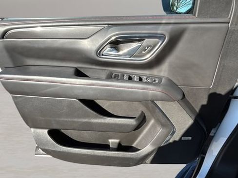 Used 2023 Chevrolet Suburban RST w/ Sport Performance Package image 17