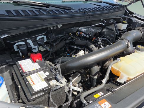 Used 2024 Ford Expedition Limited AWD/4WD image 18