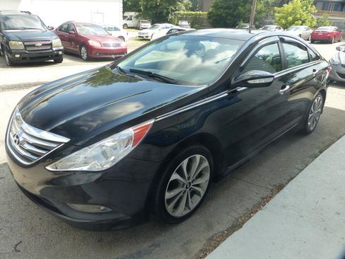 Used 2014 Hyundai Sonata SE FWD image 2