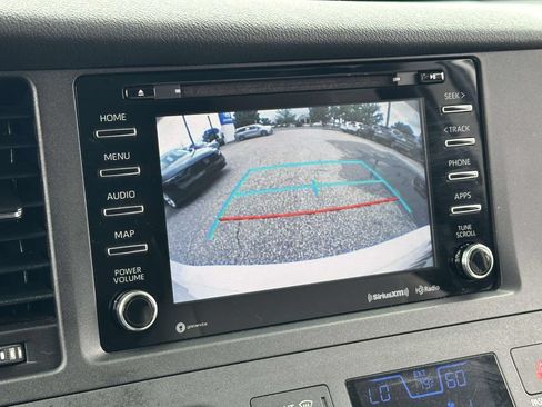 Used 2020 Toyota Sienna LE FWD image 19