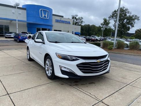 Used 2024 Chevrolet Malibu LT FWD image 2