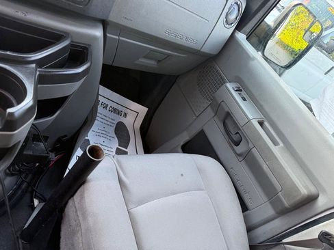 Used 2014 Ford E-150 and Econoline 150 w/ Power Group image 34