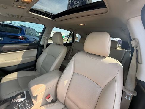 Used 2017 Subaru Outback 2.5i Limited AWD/4WD image 13