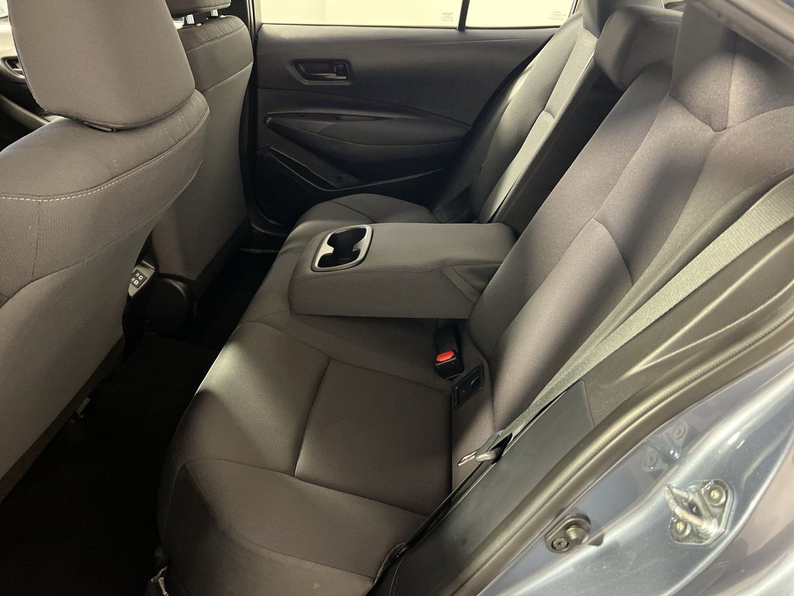 Used 2025 Toyota Corolla LE FWD image 25