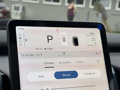 New 2026 Volvo EX30 Plus w/ Protection Package Premier image 9