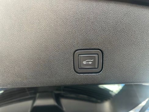 Used 2024 Cadillac XT6 Premium Luxury w/ LPO, Floor Liner Package FWD image 10