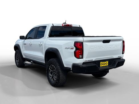 Used 2024 Chevrolet Colorado ZR2 w/ ZR2 Convenience Package III AWD/4WD image 3