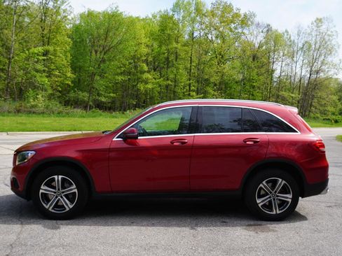 Used 2017 Mercedes-Benz GLC 300 4MATIC image 2
