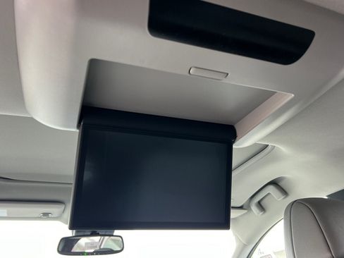 New 2026 Toyota Sienna XLE AWD/4WD image 16