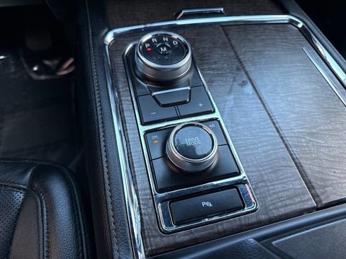 Used 2020 Ford Expedition Max Limited image 21