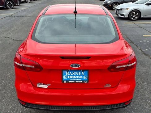 Used 2017 Ford Focus SE image 8