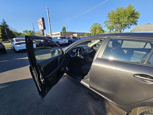 Used 2013 MAZDA MAZDA3 i Touring FWD image 18