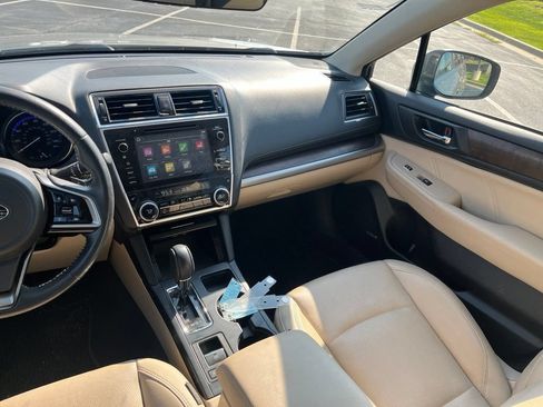 Used 2018 Subaru Outback 2.5i Limited AWD/4WD image 25