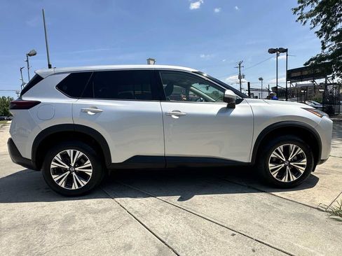 Used 2021 Nissan Rogue SV FWD image 4