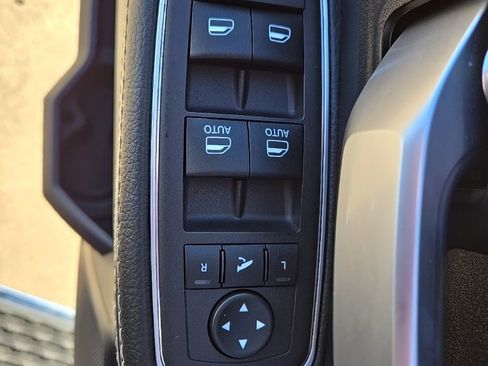 Used 2024 RAM 2500 Big Horn w/ Bed Utility Group image 35