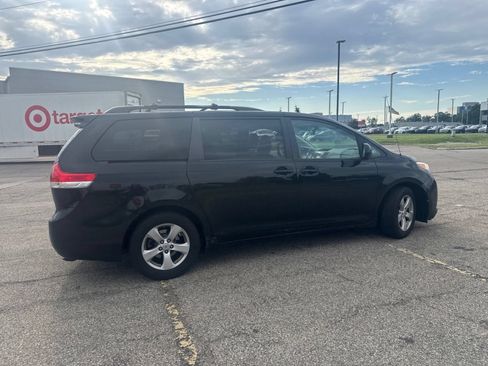 Used 2012 Toyota Sienna LE w/ Towing Pkg FWD image 28
