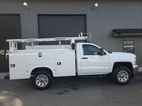 Used 2018 Chevrolet Silverado 3500 W/T AWD/4WD image 5