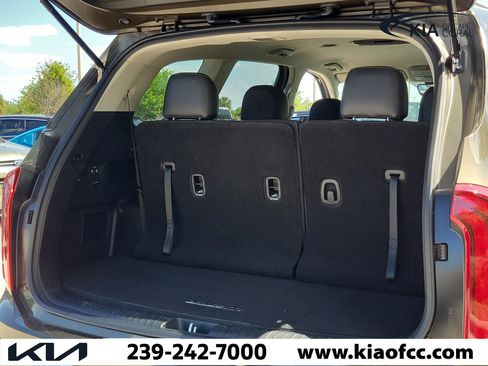 Certified 2024 Kia Telluride S image 10